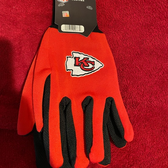 Forever Collectibles NFL Kansas City Chiefs Sport Utility Gloves - Picture 1 of 4